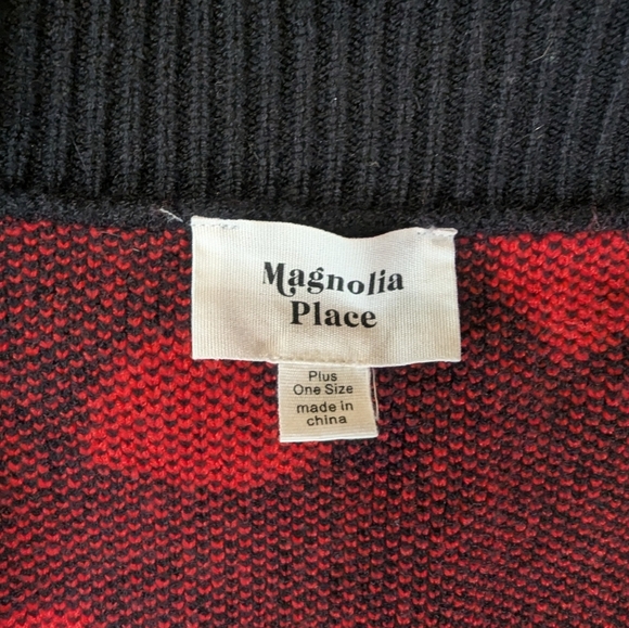 Magnolia Place Plus Size Heart Cardigan 🖤❤️ One Size Cozy Statement Sweater - Picture 3 of 8